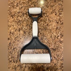 Pampered Chef Baker's Roller, model #1485